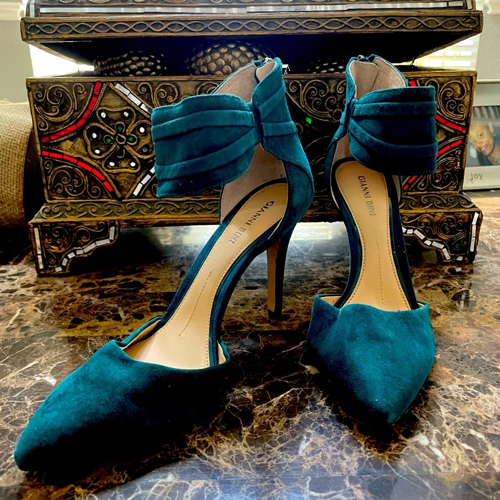 Suede heels- teal